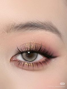 Eyeshadow Looks Korean Style, Cute Simple Makeup Looks For School, Doe Eye Makeup Natural, Kpop Inspired Makeup, Creative Eye Makeup Ideas, Nude Eyeshadow Looks, Blush Styles, Make Up Simple, Doe Eye Makeup