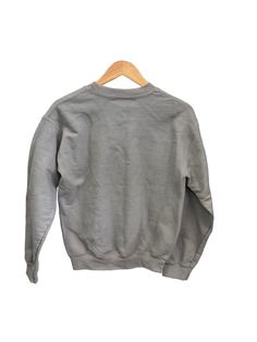 Brand: CLOTHES MENTOR Style: SWEATSHIRT CREWNECK Color: GREY Size: S Other Info: The Lumineers - SKU: 129-6093-5799 CONDITION: GENTLY USED Gray Sporty Sweater For Everyday, Basic Crew Neck Sweatshirt With Pockets, Basic Sweatshirt With Pockets, Gray Crew Neck Sweatshirt For Everyday, Basic Gray Sweatshirt For Everyday, Gray Crew Sweatshirt For Everyday, Gray Crew Neck T-shirt For Winter, Casual Athletic Heather Crew Neck Sweatshirt, Gray Crew Neck Winter Tops