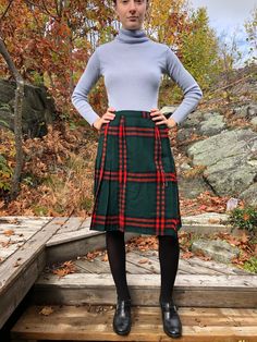 "Vintage Highland Queen tartan kilt. Comes with a kilt pin. In great condition. Made from 100% wool. Fits S 26\" waist  38\" hips  22\" length" Scottish Red Skirt For Fall, Red Scottish Style Fitted Bottoms, Red Tartan Fitted Bottoms, Kilt Skirt, Tartan Skirt, Tartan Kilt, Kilt Pin, Canada Post, Plaid Skirt