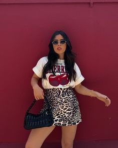 IT girls do it better | mix and match da estação Outfit Casual Mujer, Mix And Match Outfits, Summer Style Guide, Urban Street Style, Summer Trends, Fashion Fits, Outfits Casuales, New Outfits