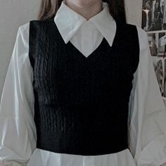 Black And White Dark Academia Outfit, Dark Acadamia Clothes Aesthetic Women, Business Casual Dark Academia, Black And White Academia Outfits, Wednesday Clothes Aesthetic, Modern Detective Outfit, Fem Dark Academia, Goth Dark Academia Outfit, Buisness Casual Outfits Woman