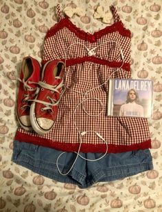 Igary Aesthetic, Small Town Aesthetic Outfits, Aesthetic Outfit Grunge, Vintage Americana Outfits, Lana Del Rey Outfit, Coquette Aesthetic Outfit, Thrifting Inspiration, Outfit Grunge