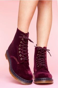 I'm sure no one is surprised I had these exact boots in high school. I was the coolest! *rolley eyes* Red Velvet Boots, Mode Shoes, Dr Shoes, Velvet Boots, Velvet Shoes, Lovely Clothes, Mode Inspo, Glam Rock, Grunge Style