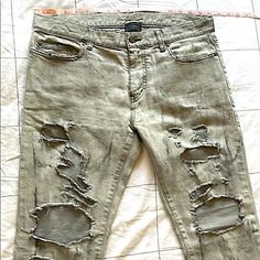 Saint Laurent Destroyed Japanese Denim. 98% Cotton 2% Elasthanne. Gray Denim With Oil Stain Wash Finish. Saint Laurent Pants, Oil Stain, Destroyed Denim, Japanese Denim, Denim Color, Grey Denim, Colored Denim, Black Gray, Mens Pants