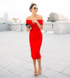 In Defense of Off-the-Shoulder Tops | StyleCaster Pregnant Outfit, New Years Eve Looks, Guest Outfit, Prom Party Dresses, Street Styles, Holiday Dresses, Holiday Outfits