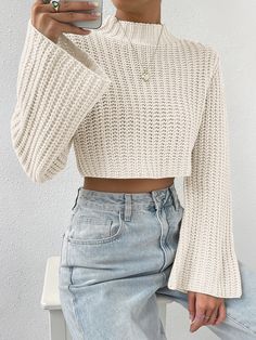 Camel Sweaters, Trumpet Sleeve, Stil Elegant, Crop Top And Shorts, Beige Sweater, Mock Neck Sweater