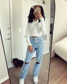 Medium Wash Jeans Outfit, Wash Jeans Outfit, Chill Girl, Bts Outfits, Lazy Outfits, Dream Style