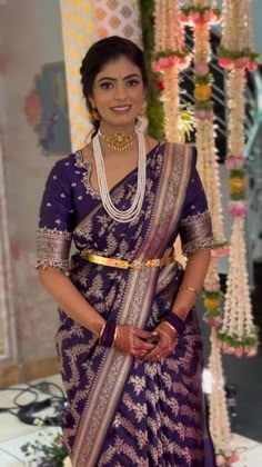 Brides In Banarasi Saree, Trending Bridal Sarees 2024, Blouses For Banaras Sarees, Blouse Ideas For Banarasi Saree, Pattu Sarees Latest Collection 2024, Pattu Saree Into Dress Convert, Traditional Lehenga Designs Latest, Banarasi Saree For Bride, Benaras Saree Blouse Designs Latest