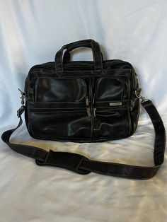 Messanger Bag, Small Gadgets, Computer Bag, Canvas Messenger Bag, Sewing Skills, Computer Bags, Overnight Bag, Distressed Leather, Dark Brown Leather