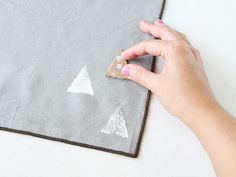 cardboard-triangles-stamping Batik Diy, Diy Bird Feeder, Fancy Buttons, Diy Holiday Gifts