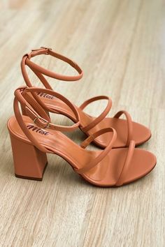 Fancy Sandals, Cute Shoes Heels, Shoes Heels Classy, Shoes Outfit Fashion, Chic Shoes