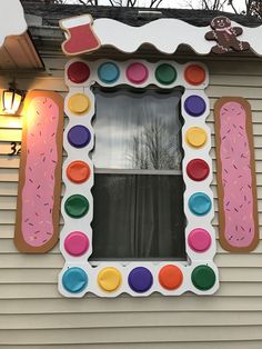 Christmas decoration gingerbread house diy cookie shutter and frosting and candy window frame Gingerbread House Diy, Exterior Christmas, Gingerbread Diy, Gingerbread Christmas Decor, Gingerbread House Decorations, Gingerbread Decorations, Christmas Yard Decorations, Diy Cookie, Christmas Gingerbread House