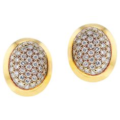 A pair of French Cartier Oval Diamond Earrings made in 18k Yellow Gold. The total weight of the diamonds is 1.80 carats. The clarity is VVS2, VS1, and Color is F/G. Signed and Numbered. French Marks. The dimensions are 0.72 inches x 0.61 inches. The total weight of the earrings are 11.93 grams. 1402-EJYUAJRT Oval Diamond Earrings, Oval Diamond Earring, Herzogin Von Cambridge, 2024 Jewelry, Cartier Diamond, Oval Diamond, Three Color, Diamond Studs, Cartier