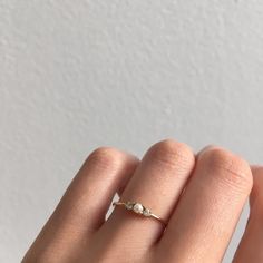 2 Diamond Ring, Minimal Engagement Ring, Pearl Diamond Ring, Jennie Kwon, Diamond Mirror, Pearl Engagement Ring, Cute Engagement Rings, Braided Ring, Circle Diamond