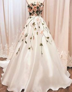 White Prom Dresses, Embroidery Roses, Chic Prom Dresses, White Prom, Flower 3d, Floral Prom Dresses, White Prom Dress, Cute Prom Dresses