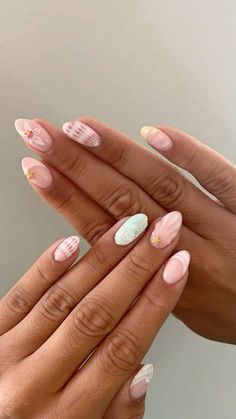 #nails #nailsdesign #weddingnails #nailsideas #quartznail Nail Ideas For Summer Vacation, Vaca Nails 2024, Beachy Pink Nails, Australia Nails Designs, Cute Summer Vacation Nails, Subtle Beach Nails, Nail Ideas For Vacation Beach, Summer Nails For Vacation, Cape Cod Nails