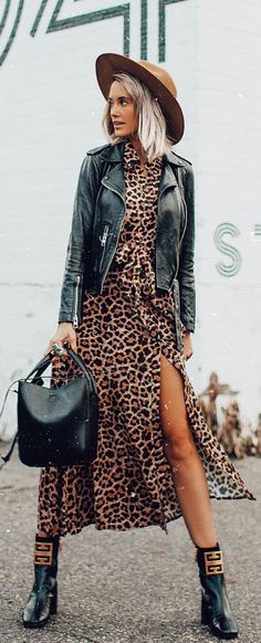 Leopard print style  #boho #bohemian #gypsy #freespirit #weloveboho #dress #fashion #moda #bohostyle #bohochic #gypsysoul #bohemiangirl #gypsystyle #fashionblogger #fashionista #headdress #dress #maxidress #bohemianwear #festival #beach #boholovers Rebellious Women, Mom Style Winter, Bohemian Schick, Mom Style Summer, Leopard Print Outfits, Bohemian Girls, Hijab Trends, Animal Print Outfits, Bohemian Lifestyle