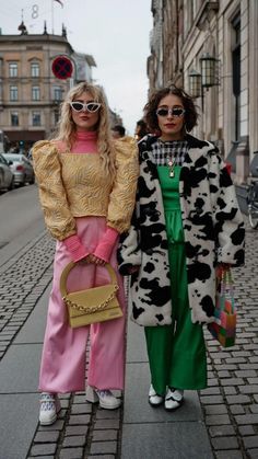 Maximalist Fashion, Mode Prints, Fashion Week Street Style, Mode Vintage, Colourful Outfits, Mode Inspiration, Creative Fashion, Outfits Casuales