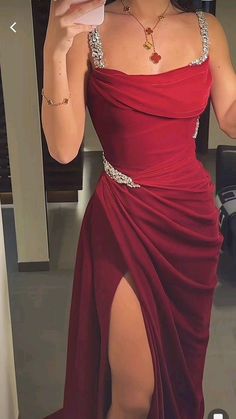 Matric Dance Dresses, Prom Dress Burgundy, Soiree Dresses, Classy Prom Dresses, Red Dresses Classy, Stunning Prom Dresses, Prom Dress Inspiration, فستان سهرة, Gala Dresses