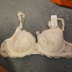 Brand New Never Worn With Tags Victoria's Secret Intimissimi Cream Bra. Size 30. White Underwire Bra With Lace Trim, Fitted White Lace Bra, White Delicate Lace Fitted Bra, Victoria's Secret White Padded Bra, Feminine White Push-up Bra, Fitted White Victoria's Secret Bra, White Lace Push-up Bra, White Delicate Lace Push-up Bra, White Victoria's Secret Push-up Bra