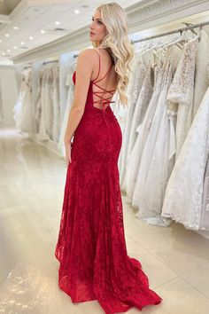 Make a breathtaking entrance with "Elsa," a red lace Mermaid-style prom dress that's the epitome of allure and sophistication. The dress's rich red color and luxurious lace fabric create an unforgettable look. Its floor-length design, accompanied by a sweep train, adds a touch of drama, perfect for a memorable prom night. The Elsa features a V-neckline, adding a classic touch to its modern silhouette. Sleeveless and designed with a crisscross-back, this gown combines comfort with elegance, ensur Lace Mermaid Prom Dress, Uzun Boy, Red Lace Prom Dress, Mermaid Prom Dresses Lace, Mermaid Prom Dress, Prom Ideas, Red Evening Dress, Lace Prom Dress, Mob Dresses