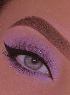 Quinceanera Lavender Makeup, Light Purple Quinceanera Makeup Looks, Purple Eyeliner Blue Eyes, Purple Glittery Eye Makeup, Maquillaje Color Lila Natural, Enchanted Makeup Looks, Lavender Makeup Looks Prom, Quinceanera Makeup Purple, Rapunzel Makeup