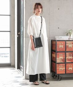 Japan Fashion Casual, Japanese Minimalist Fashion, Muji Style, Pakistani Fashion Casual, Stylish Short Dresses, Trendy Fashion Tops, Fashion Photography Inspiration, Muslimah Fashion Outfits, Stylish Dress Designs