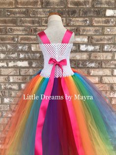 Welcome to Little Dreams by Mayra Tutu dress are fun and easy to match with any accessory so I am offering this plain tutu dress, its available in any color, any size! *If you need a color combination just send me a message Lenght of the dress is from armpit to toes, you can provide me your information or you can follow my chart Top is made on 5'' crochet top for sizes nb to 3T Top is made on 8'' crochet top for sizes 4T to 9years Top is made on 12'' crochet top for sizes 9years plus to 14years Rainbow Tutu Dress, Birthday Tutu Dress, Birthday Party Outfit, Gold Tutu, Princess Tutu Dress, Rainbow Tutu, Toddler Tutu, Girl Tutu, Rainbow Birthday Party