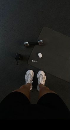 HOME GYM INSPO | HOME GYM MUST HAVES Fitness Studio Training, Poster Sport, Fitness Vision Board, Gym Aesthetic, Gym Photos, Cute Workout Outfits, Fitness Inspiration Body, Gym Inspiration, Healthy Lifestyle Inspiration