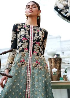 Saira Shakira, Pakistani Formal Dresses, Pakistani Wedding Outfits, Pakistan Fashion, Bridal Dress Fashion, Pakistani Bridal Dresses, Pakistani Dress Design, Designer Dresses Indian, Desi Fashion