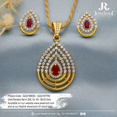 Fall in love with the intricate details of this gorgeous Gold Pendant Set. Jay Dwarkadhish, Gold Jhumka, Pendent Set, Indian Wedding Jewelry Sets, Gold Jhumka Earrings, Gold Pearl Jewelry