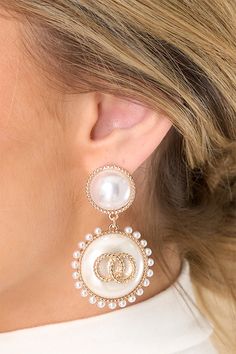 Look elegant and glamorous with these Graceful Glamour Pearl Earrings! These earrings put the “glam” in glamourous! Shine bright with these exquisite earrings and get ready to be the belle of the ball! These earrings feature pearl studs, gold detailing, small pearls circling larger pearl dangles, and a secure post backing. • Earrings measure 2" in length and 1" in width Studs Gold, Sequin Sleeve, Gold Pearl Earrings, Earring Sale, Christmas Earrings, Shoes With Jeans, Floral Style, Pearl Studs, Gold Details