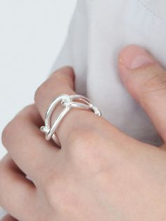 - Bold chain ring- Minimal design- Silver 92.5 material - Silver/Gold platingMeasurements- S(11~12) / M(13~15) / L(16~17)* This item is based on KR ring size. Please refer to the size chart.11 size(US size: 5 3/4)  12 size(US size: 6 1/4)  13 size (US size: 6 1/2)  14 size(US size: 7)  15 size(US size: 7 1/2)  16 size(US size: 7 3/4)  17 size(US size: 8 1/4)                   Composition & Care- Material :Silver 92.5- Avoid moisture Rings Minimal, Ring Minimal, W Concept, Design Silver, Chain Ring, Men Shoes Size, Women Accessories Jewelry, Zipper Bags, Minimal Design