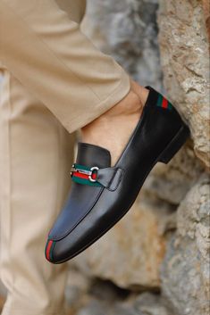 Best Sandals For Men, Black Loafers Men, Ballet Socks, Bit Loafers, Black Loafers, Zulu, Best Sneakers, Trendy Shoes, Lace Boots