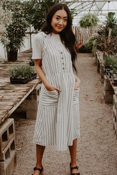 Practice Outfits, Church Outfits, Fashion World, Off The Grid, Flowy Dress, Modest Outfits, Fashion Trend