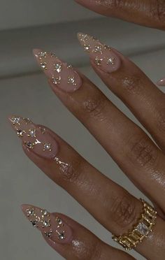 Nail Inspo Rhinestones, Bejeweled Nails, Nye Nails, Amazing Nails, Makijaż Smokey Eye