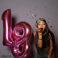 17th Birthday Ideas, Second Hand Fashion, Birthday Photography, 18th Birthday Party, Birthday Planning, 17th Birthday, 25th Birthday