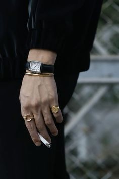 Ring Men Aesthetic, Gold Accessories Men, Men Accessories Aesthetic, Mans Jewellery, Mens Jewelry Aesthetic, Nature Aesthetic Art, Watch Outfit, Classy Clothing, Casio Vintage