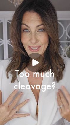 Julie Hannah on Instagram: "Watch this one carefully! …

I couldn’t believe it actually worked!

#fashionhack #lifehack #over40fashion #menopause #fashionover40" Blouse Hacks, Scarves Ideas, Clothes Tips, Scarf Wearing Styles, Hourglass Fashion, Clothing Tips, Bra Hacks, Fashion Hacks, Scarf Tying