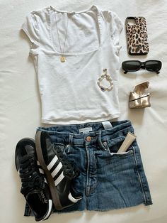 Hot Weather Outfits, Fashion Top Outfits, Normal Clothes, Outfit Inspo Casual, Lazy Outfits, Beauty Clothes, Summer Fashion Outfits, Basic Outfits, Outfit Inspo Fall