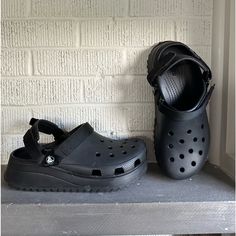 Crocs Hiker Clog. New Black Size 9 Mens Size 11 Womans Shoes Crocs, Crocs Black, Grey Sandals, Crocs Men, Women's Crocs, Swim Shoes, Crocs Shoes, Clogs Shoes, Comfortable Sandals