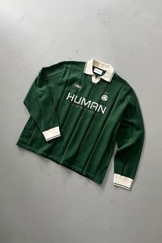 polo vintage 🔥🔥 Knit Jersey Outfit, Soccer Fits, Jersey Streetwear, Desain Merek, Vuitton Outfit, Knit T Shirt, Jersey Fashion, Outing Outfit, Vintage Football Shirts