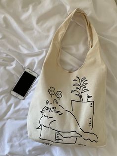 Tote Bag Cat Design, Cat Tote Bag Design, Canvas Tote Bag Design, T Shirt Bags, Tote Bag Inspo, Cool Tote Bags, Tote Bags Design, Small Canvas Bag, School Minimalist