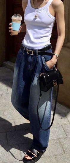 Italian Street Style Women, Italian Street Fashion, Fall 2023 Outfits, Street Style Milan, Italian Fashion Street, Summer Office Outfits, Old Money Outfits, Elegant Classy Outfits, 2023 Outfits