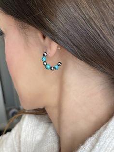 Small Turquoise & Navajo Pearls Sterling Silver Hoop Earrings - LeSilveStone Thick Hoop Earrings, Turquoise Western, Turquoise Hoop Earrings, Navajo Pearls, Turquoise Hoops, Small Hoop Earrings, Boho Chic Style, Pearl Design, Pearl Hoop Earrings