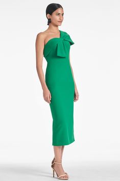 Shop the Sandra Dress in Cadmium Green at Sachin & Babi. FREE Shipping Over $500 & FREE Returns. Cadmium Green, Knee Length Cocktail Dress, Sachin Babi, Special Occasion Outfits, Stretch Crepe, Wedding Guest Dress Summer, Luxury Dress, Strapless Mini Dress, Knee Length Dresses