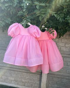 Pink Girl tulle dress Baby dress First Birthday outfit Blush Pink girl dress Photoshoot girl dress Toddler dress Fancy Flower girl dress If your little girl is having a birthday or invited to a party, this puffy tulle dress with cotton lining is simply essential. With this special occasion dress girls will be little fairies at any wedding, anniversary or birthday event. Neon Ruffle dress special design has been created for making your girl look really tender and awesome. Size: from 6-9 monthes t Toddler Tea Party Dress, Pink Cottagecore Dress, Fancy Flower Girl Dresses, Toddler Dresses Fancy, Pink Tulle Dress, Robes D'occasion, Toddler Party Dress, Dress Photoshoot, Girls Tulle Dress