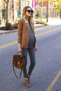 Maternity Clothing Outfits To Look Actually Stylish ★ Outfit Con Blazer, Pregnant Outfit, Baby Bump Style, Maternity Chic, Fall Maternity