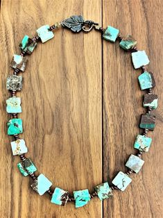 Green Gemstone Necklace, Trendy Fashion Jewelry, Peruvian Opal, Green Gemstones, Beaded Necklaces, Opal Necklace, Opal Gemstone, Necklace For Women, Chain Styles