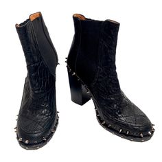 -Laurence Dacade Women's Black Studded Leather Boots. -There Are 3 Missing Studs. -Made In Italy. -Comes In A Size 38 Or Us 7. Leather Heeled Boots, Studded Leather, Shoes Heels Boots, Shoes Women Heels, Leather Boots, Black Silver, Heeled Boots, Shoes Heels, High Heels